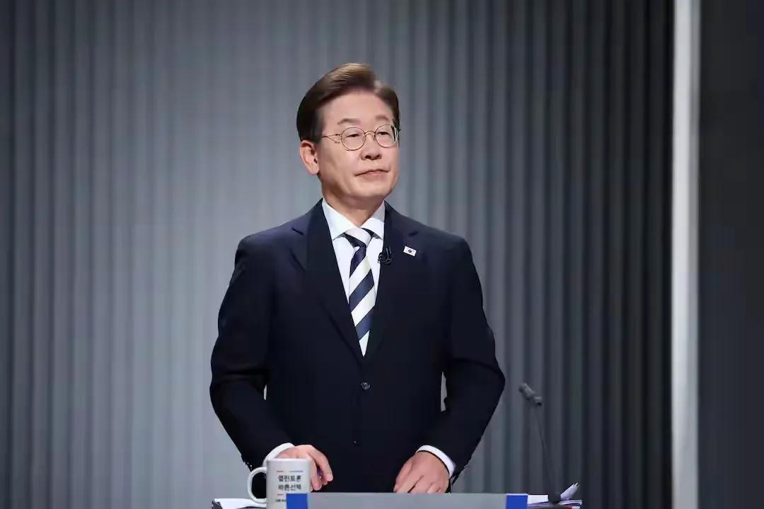 美国暗中使坏，李在明回答“奇妙”！韩国大选在即，主要候选人李在明的对外政策一