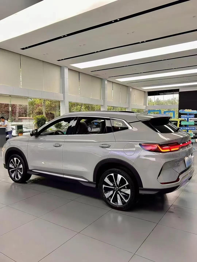 比亚迪宋puls-112km尊贵版各位大佬，最近想贷款买车，全款不了。这款车型