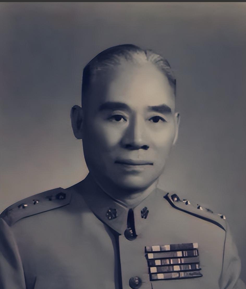 1950年，顾祝同跟着蒋介石跑到台湾。这时候，他的死对头陈诚找上门，跟蒋介石说