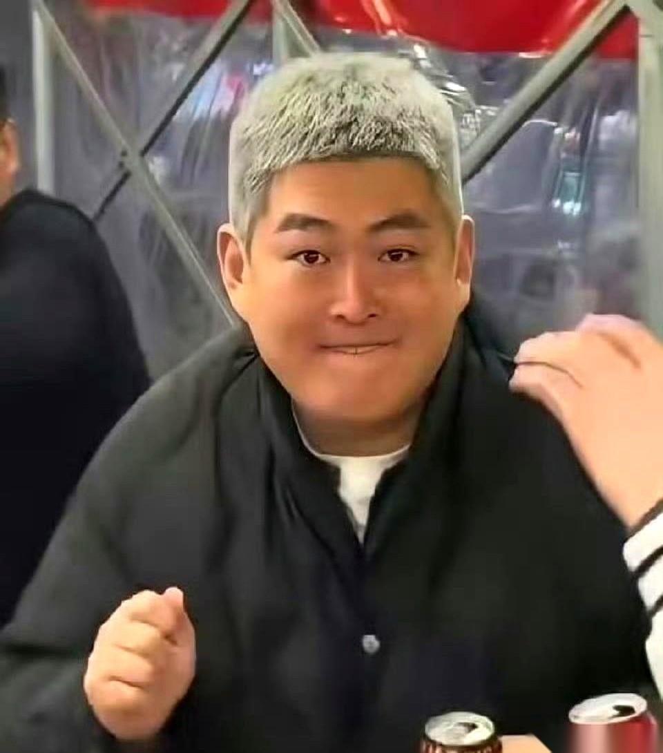 咱们都看走眼了，全网都在心疼郭麒麟不容易，都在看王思聪的热闹，结果真正的“天选之