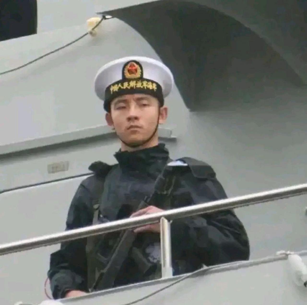 2026年军费1.9万亿，14亿人均1300多，为啥大家都觉得少了？人均130