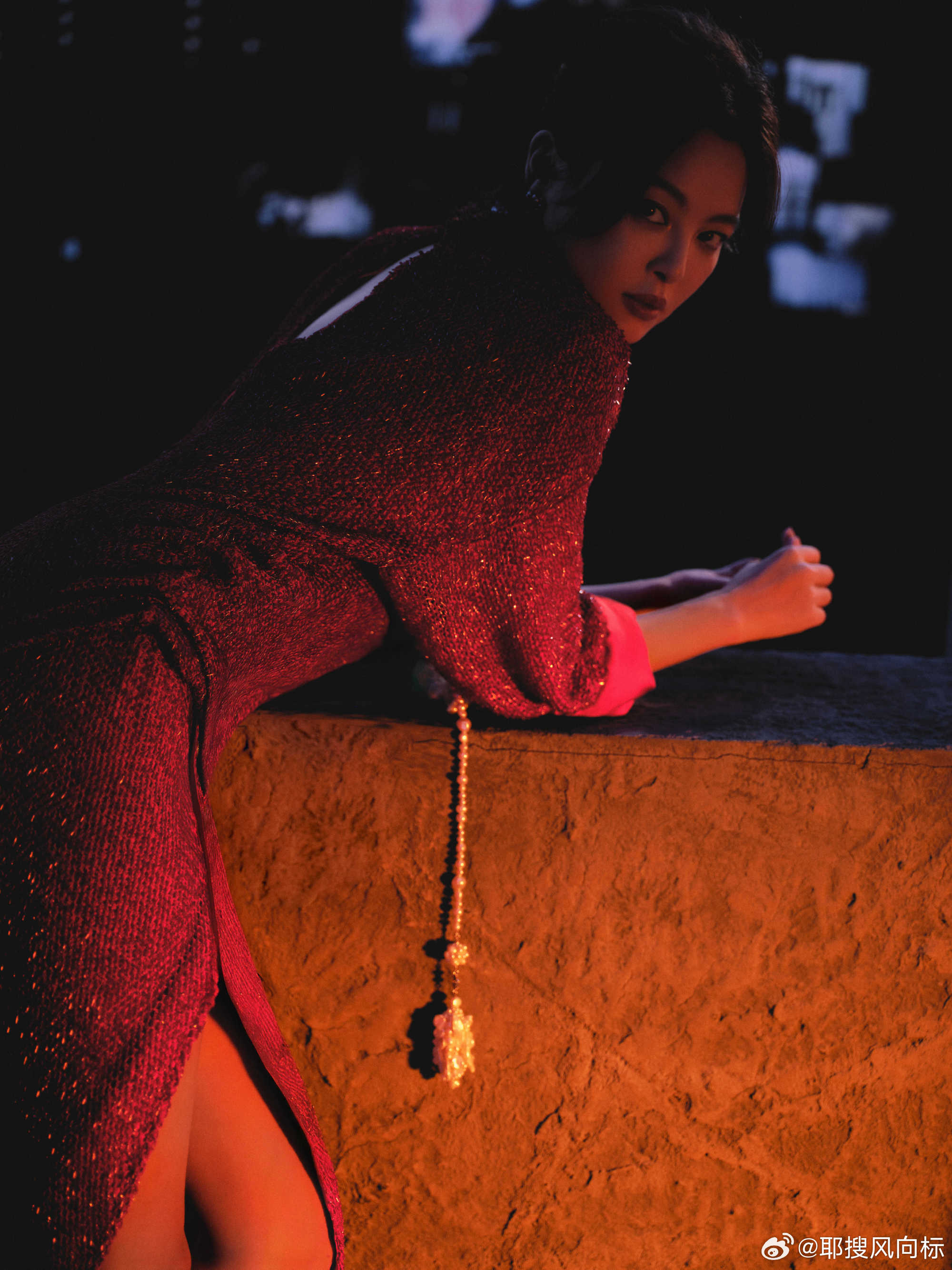 辛芷蕾微博之夜夯爆了辛芷蕾夯爆了辛芷蕾这波微博之夜造型直接夯爆全场！一袭酒红亮