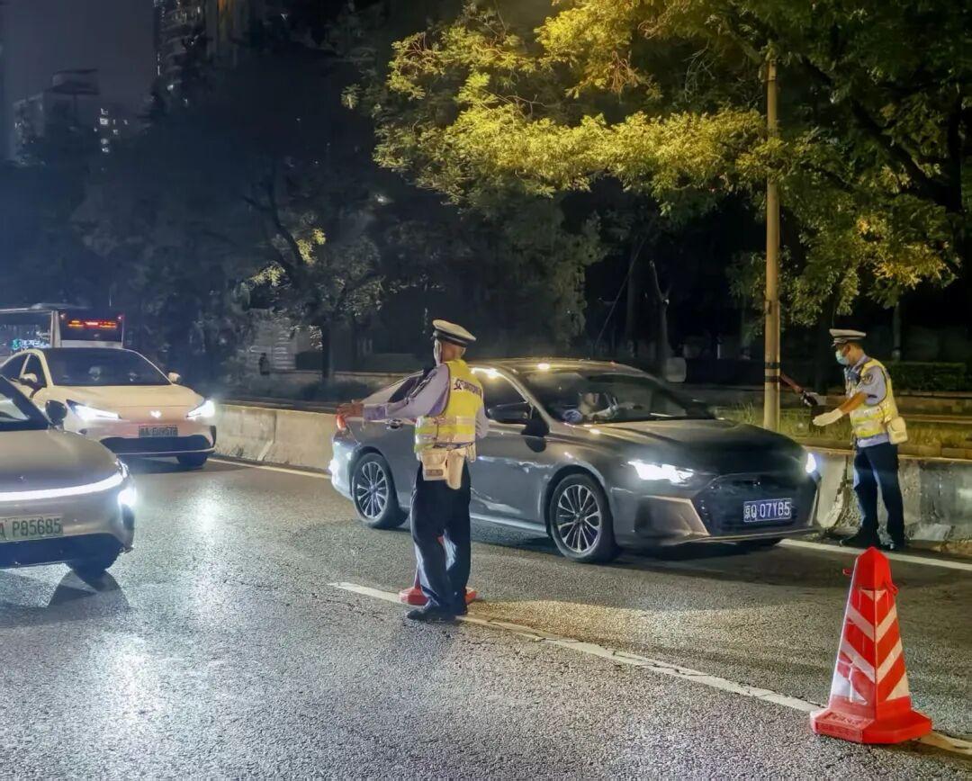 最近刷到北京交管的夜查行动通知，才发现身边酒驾醉驾的苗头居然又冒头了。前两周和