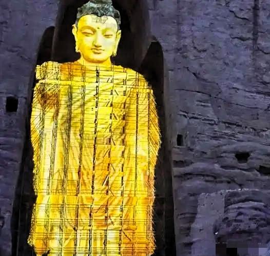 炮火能炸碎一千五百年的石头，却炸不灭哪怕一秒钟的文明之光，这帮暴徒天真地以为，把