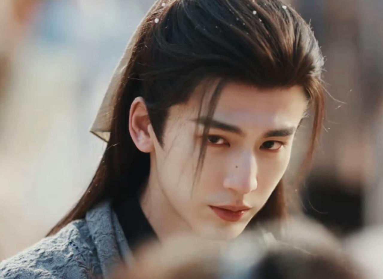 喜欢张凌赫的姐妹一定去看《逐玉》这真的是他在剧里最帅最好看的一次没有一个镜头