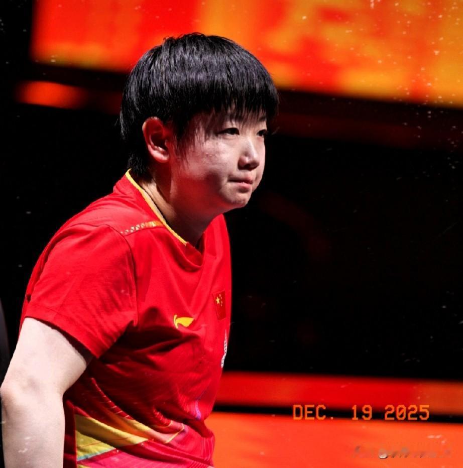 这姑娘的情商，说实话有点吓人！你猜怎么着，满世界都在骂王励勤，骂他打压天才，