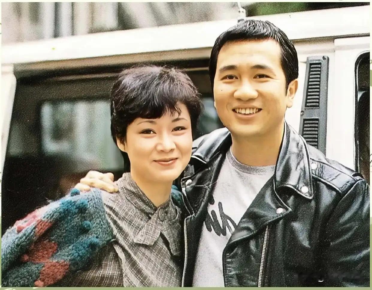 TVB老戏骨郭锋跑了40年龙套，却用一张双人床守了当家花旦欧阳佩珊一辈子，零绯闻