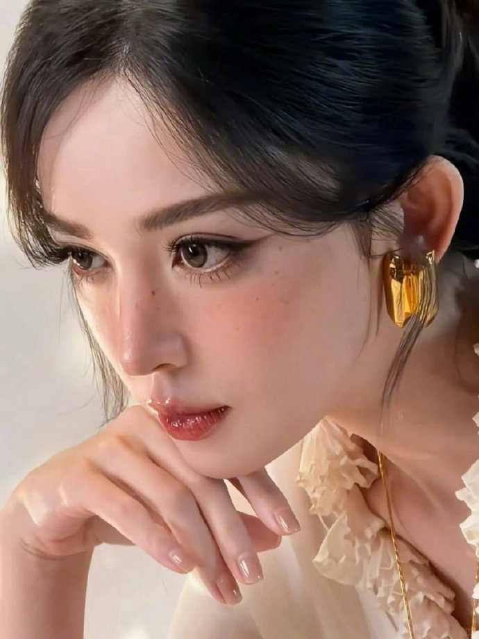娜扎真的是顶级建模脸！