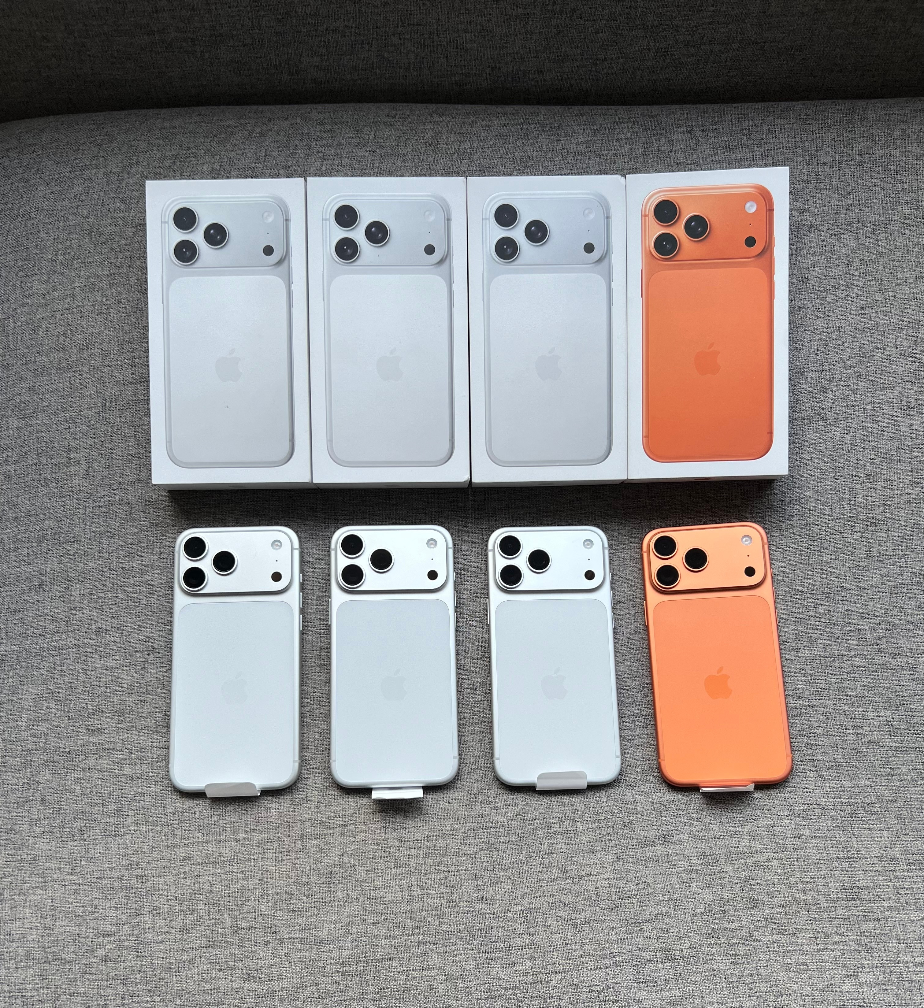 新到，全新仅激活未使用，日期新鲜iPhone17ProMax256银色93