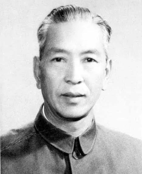 1950年，中国驻瑞典大使耿飚被瑞典军官轻视：“听说大使阁下是将军，不知您带过多