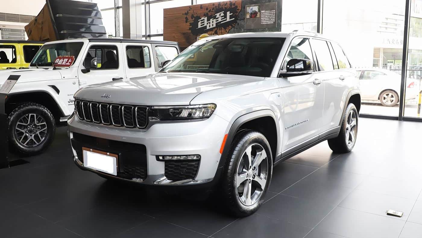 进口大切诺基4xe 35万内入手!硬派SUV插混旗舰,2.0T+8AT性能与节能兼顾