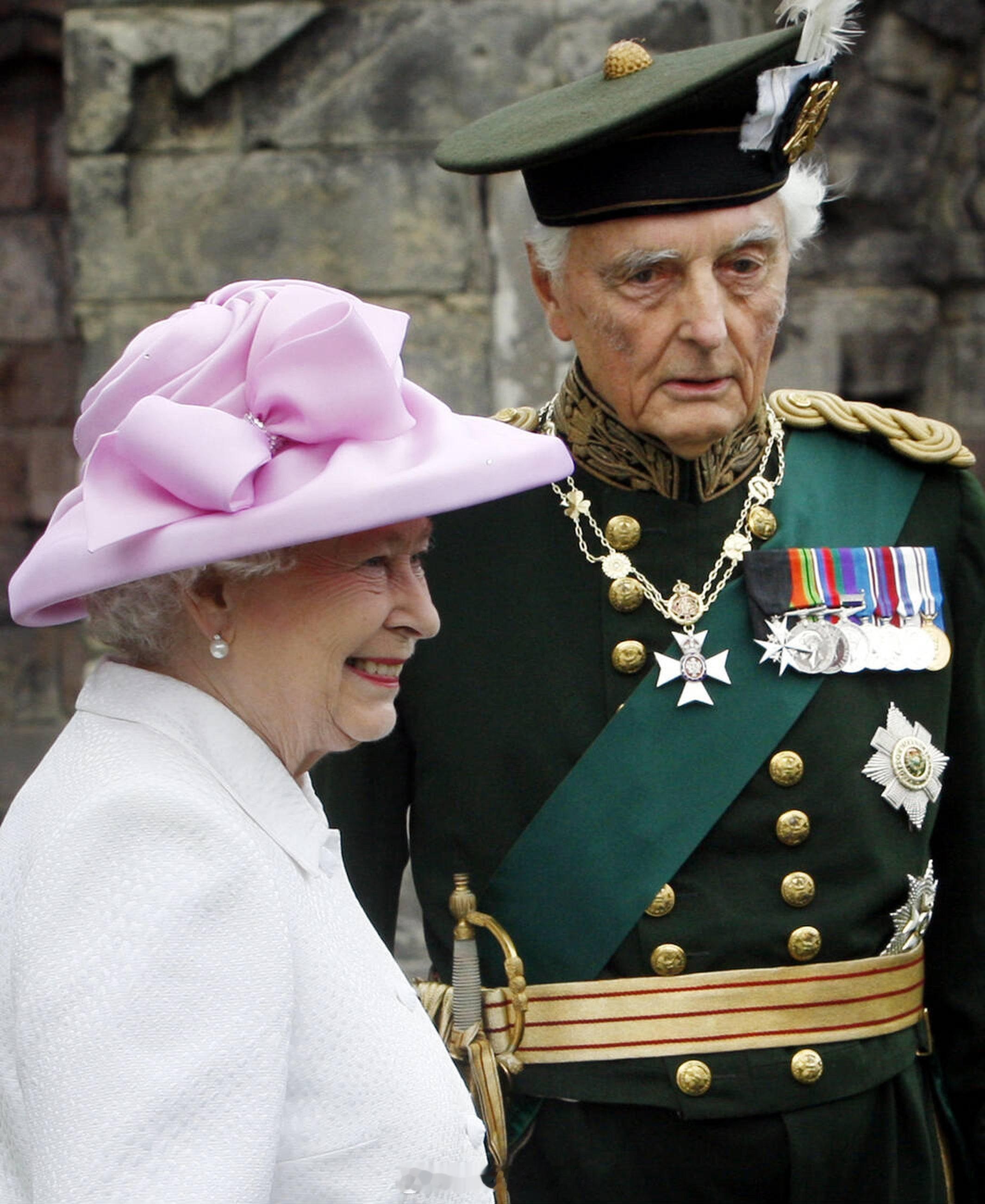 英国王室【公务日志】2026年2月26日，查尔斯三世在白金汉宫授予艾尔利第十