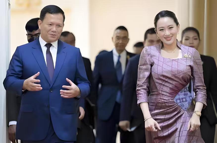 洪森家族在柬埔寨的势力远大于他信家族在泰国的实力，但他信的女儿佩通坦却比洪森的儿