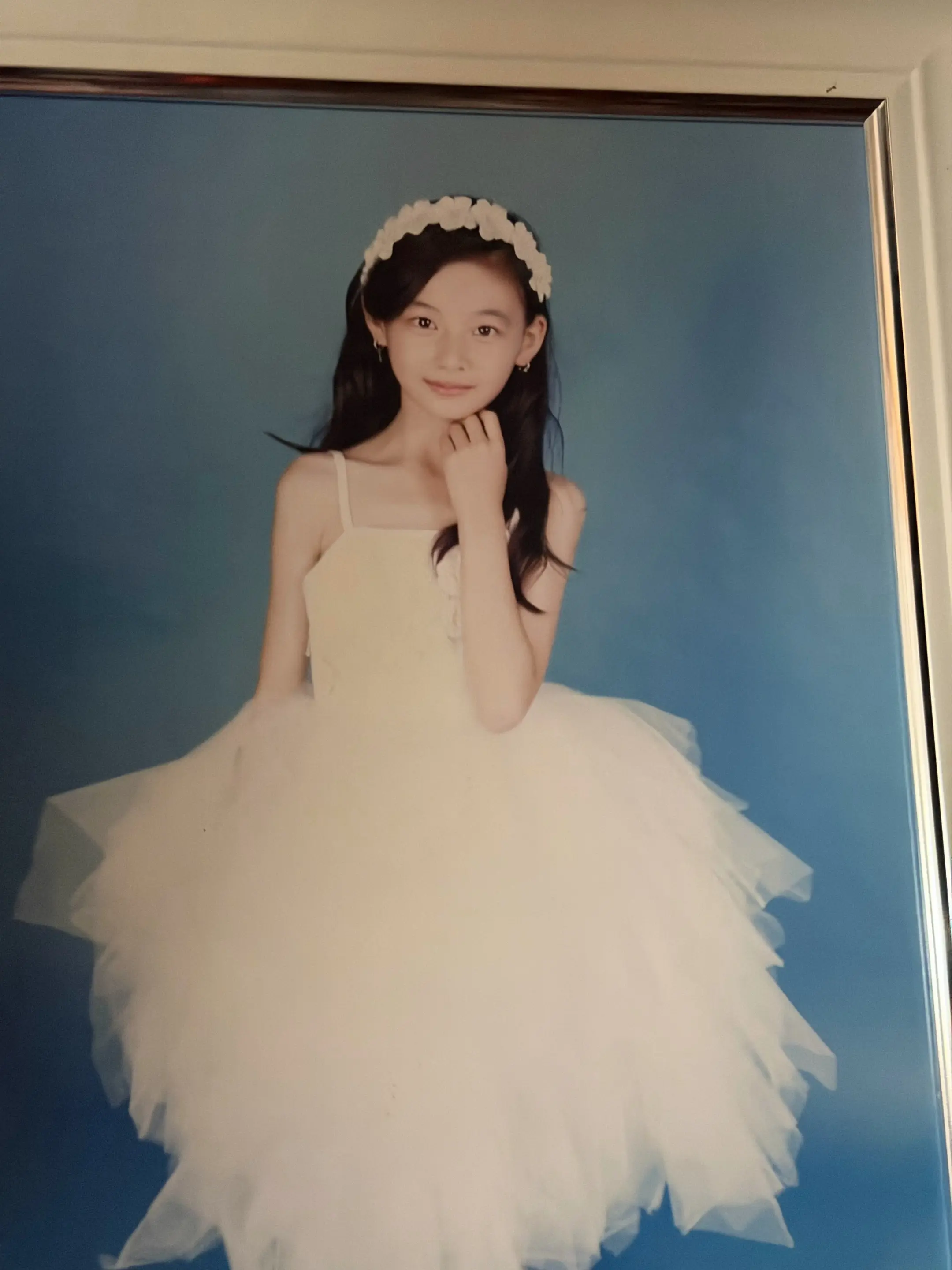 从小就爱穿漂亮裙子的小女孩一枚。