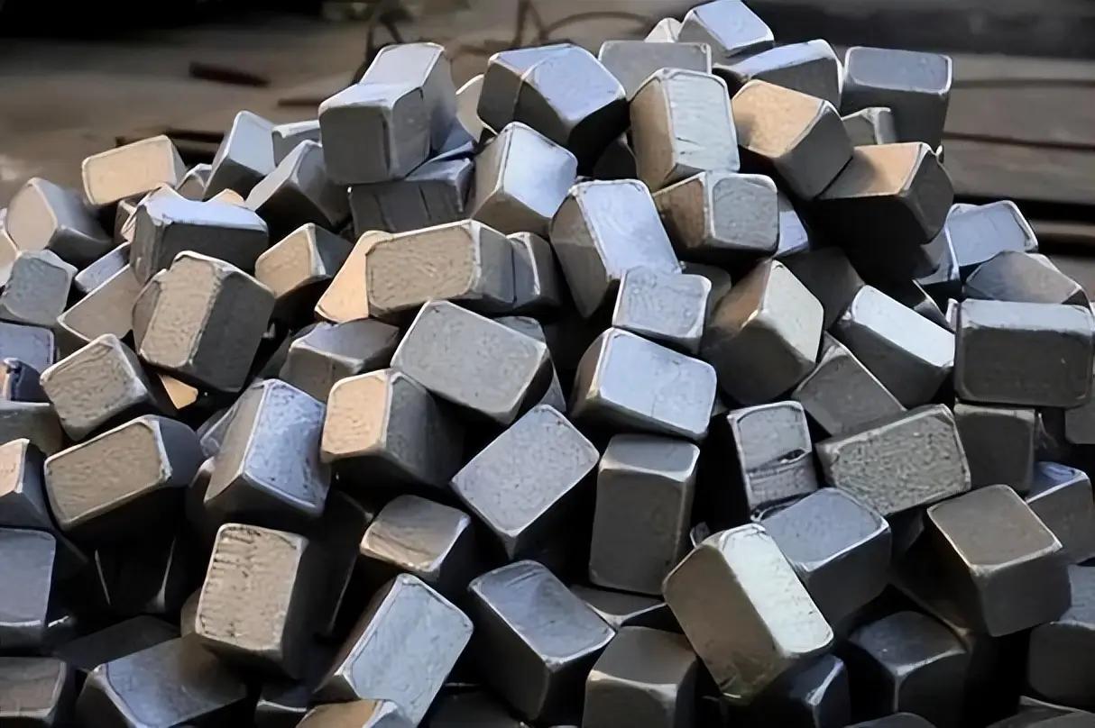 铁，炼到极致，就是另一种黄金。美国和日本多年来把这件事当成秘密来做生意。