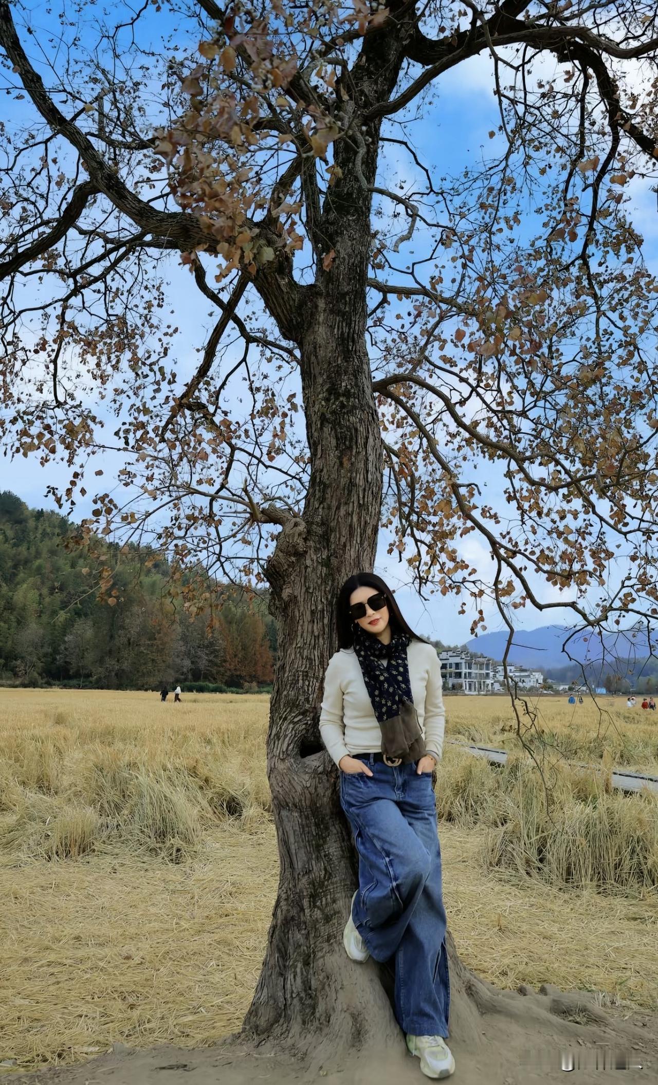 你现在熬的每一分苦，都是四五十岁后开挂的铺垫。很多人不知道，所谓天选之人，从