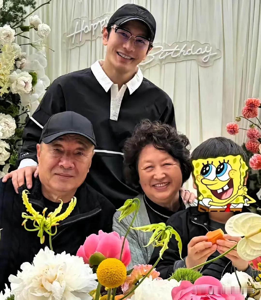 家人团聚的画面好温馨