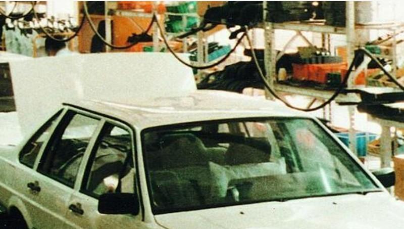 1983年，中国第一次引进桑塔纳汽车，原本定价为8万，但中方代表认为16万更合适
