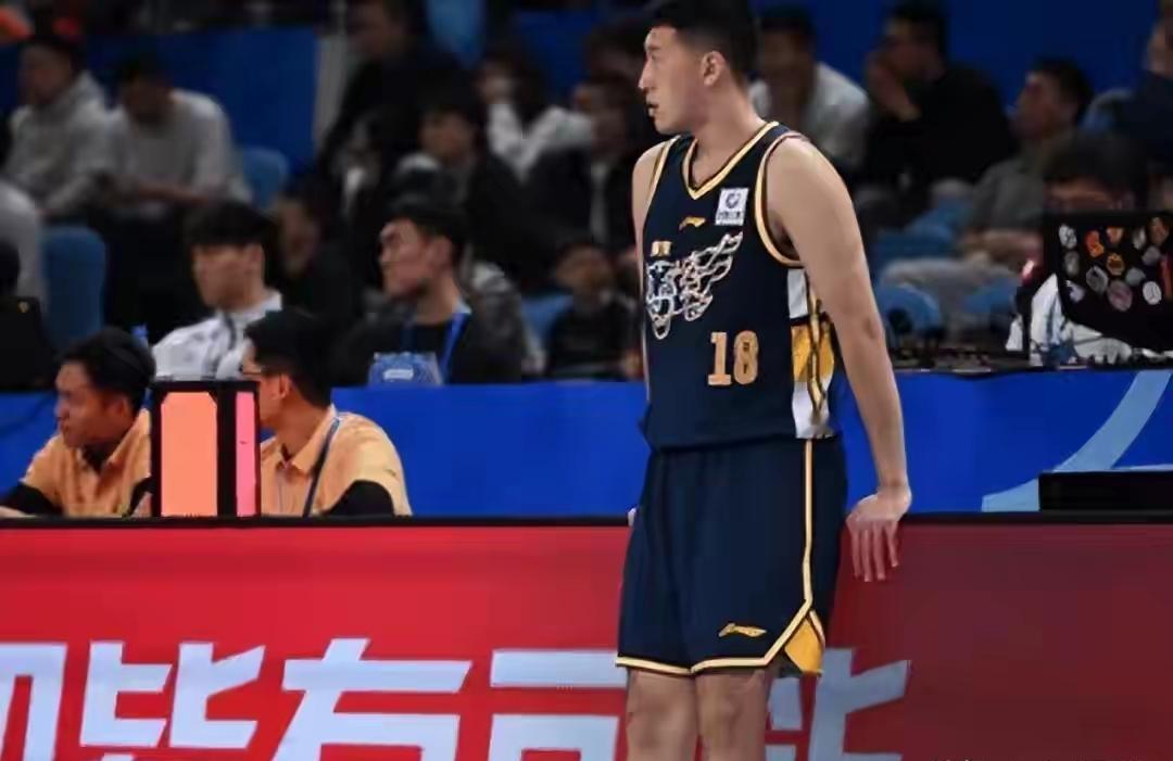 杜润旺被杜锋放弃，三小将被格外重用，张皓嘉会打潜力赛吗？杜润旺和张皓嘉最像