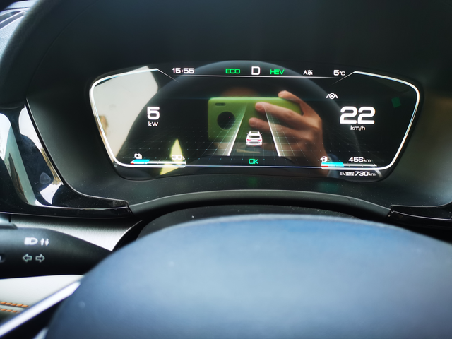 这又是什么毛病仪表盘的速度表，指针没了，纯数字了。