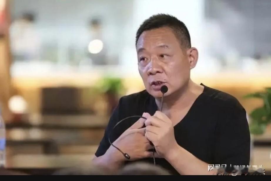 于东来力挺韩红后，央视专家发声剖析公益本质韩红基金会采购争议持续发酵，舆论两极分化。争议热议之际，于