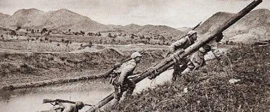 1943年，八路军夜攻郯城，不料精心准备的突击组还没靠近就失败了，眼看敌主力即将