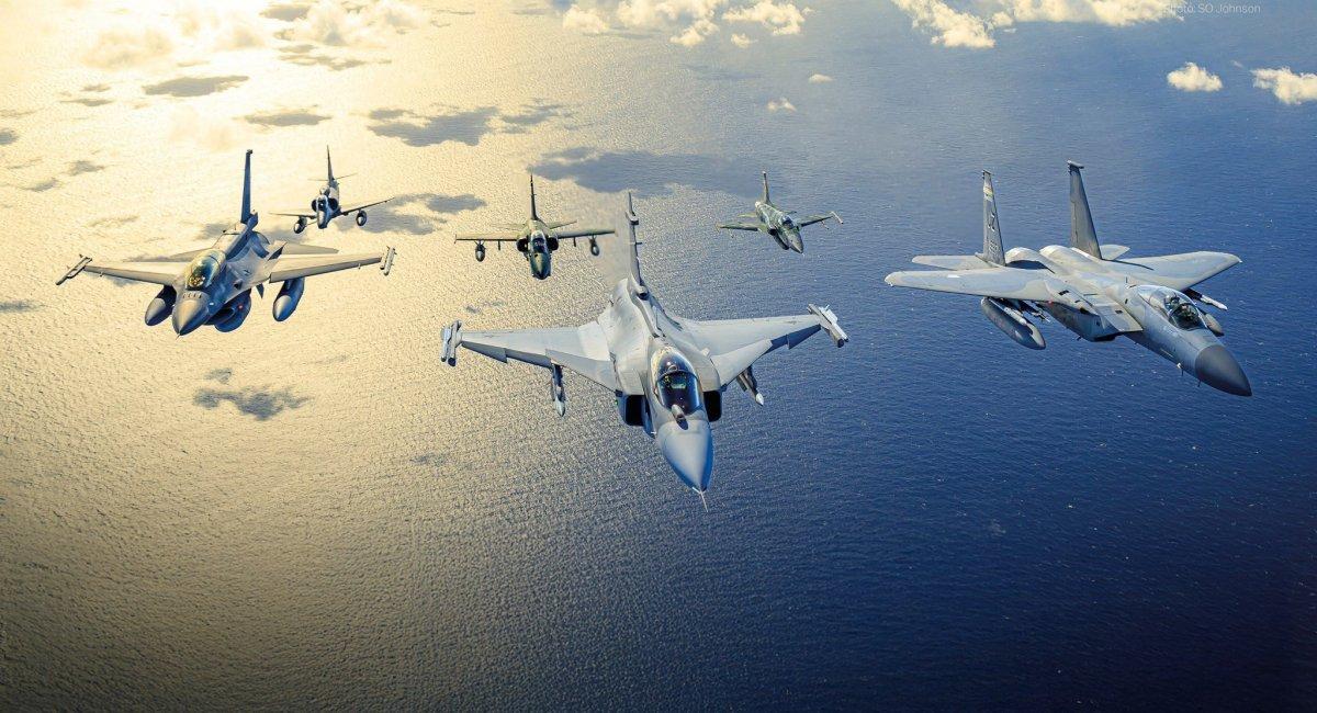 哪种战斗机是乌克兰鹰狮的“完美匹配”战机？有观点认为，仅由轻型JAS39