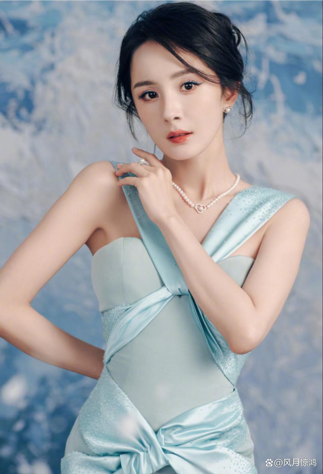 杨幂，御姐脸蛋和身材，太绝了！！！怪不得能长红这么多年