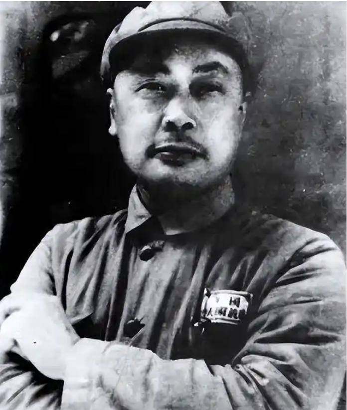 1947年5月孟良崮战役，华野全歼国民党整编74师，近2万俘虏堆满山沟，陈毅下令