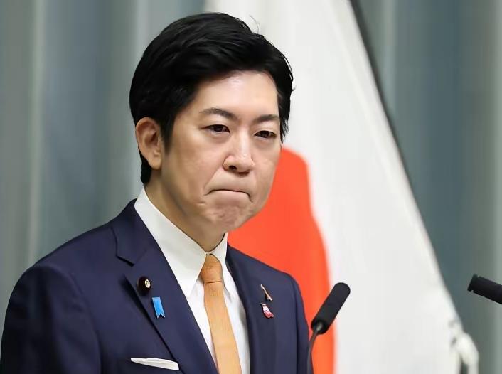 1月27日，日本官房副长官佐藤启面对中方涉旅安全提醒与大熊猫归国的问题，现场的无