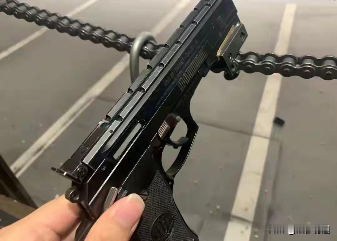 17岁少年射击俱乐部不幸中枪殒命，背后折射的是管理的漏洞。湖南岳阳，2023