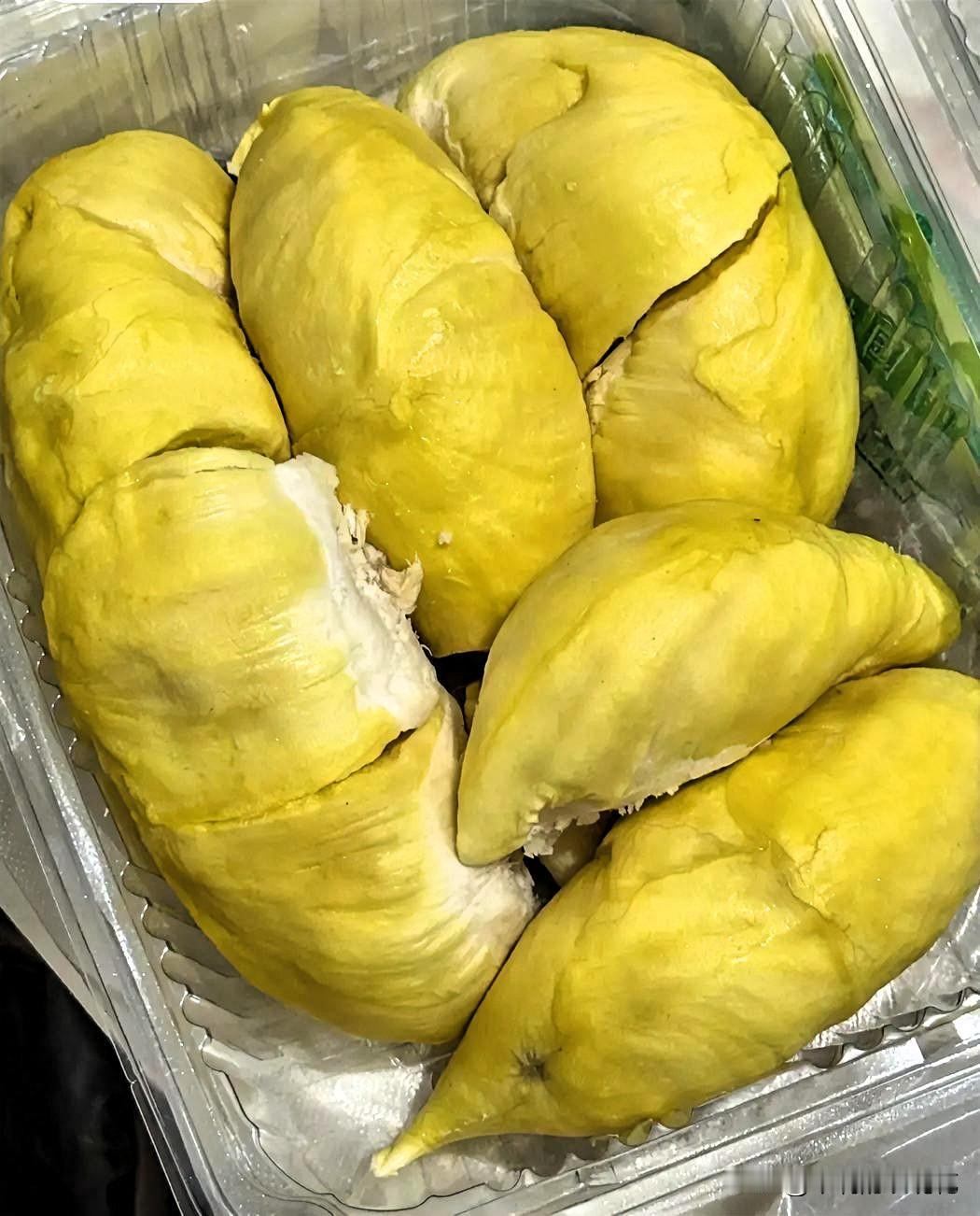 这可真是一个教训啊！前几天，我一时贪嘴，竟然花了120多块钱买了一个大榴莲，听说
