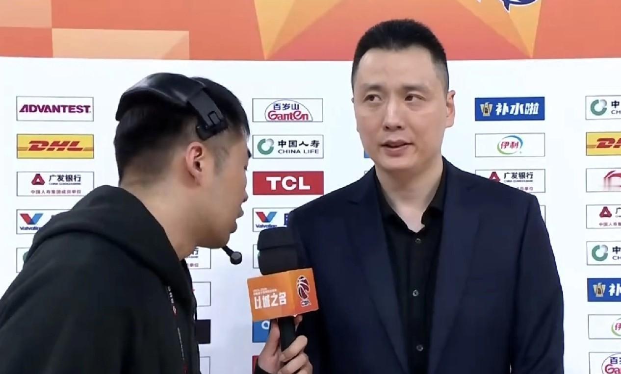 上海男篮在双外援缺阵的不利情况下，反而以34分大胜辽宁队并豪取22连胜，这场胜利