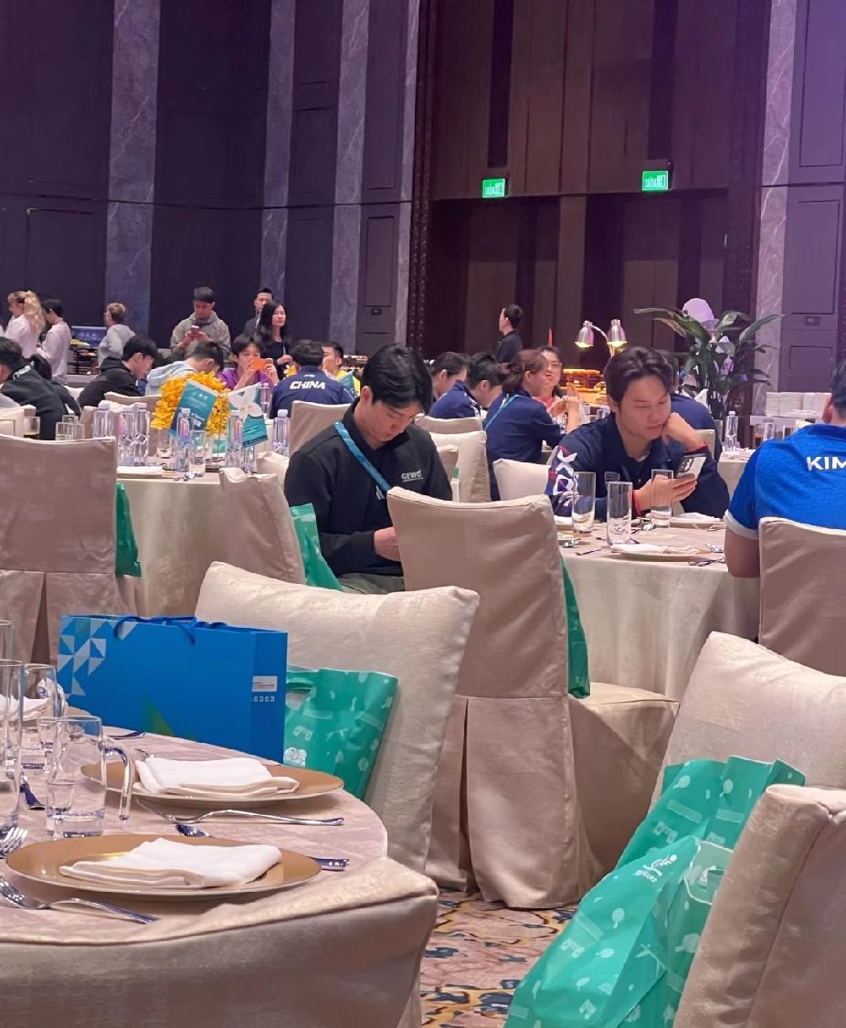 藏在镜头里的细节！澳门世界杯晚宴路透太好磕了✨谁懂啊家人们！这张澳门世界杯