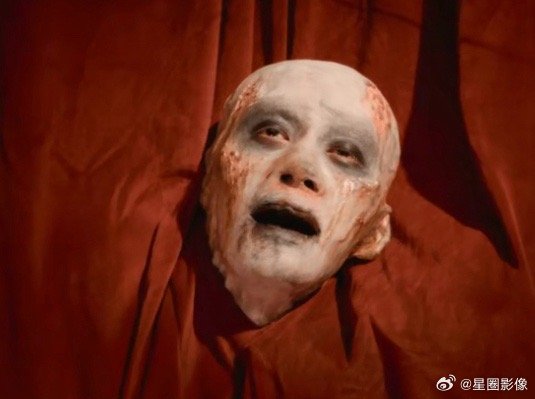 易烊千玺新电影里的造型，够颠覆够吓人。。。​​​