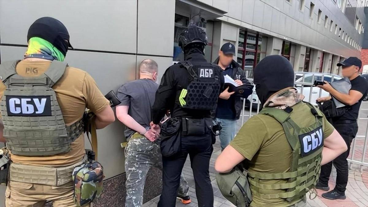 莫斯科惊现致命阴谋，4月3号这一天，俄联邦安全局临危出手，硬生生粉碎了一场针对执