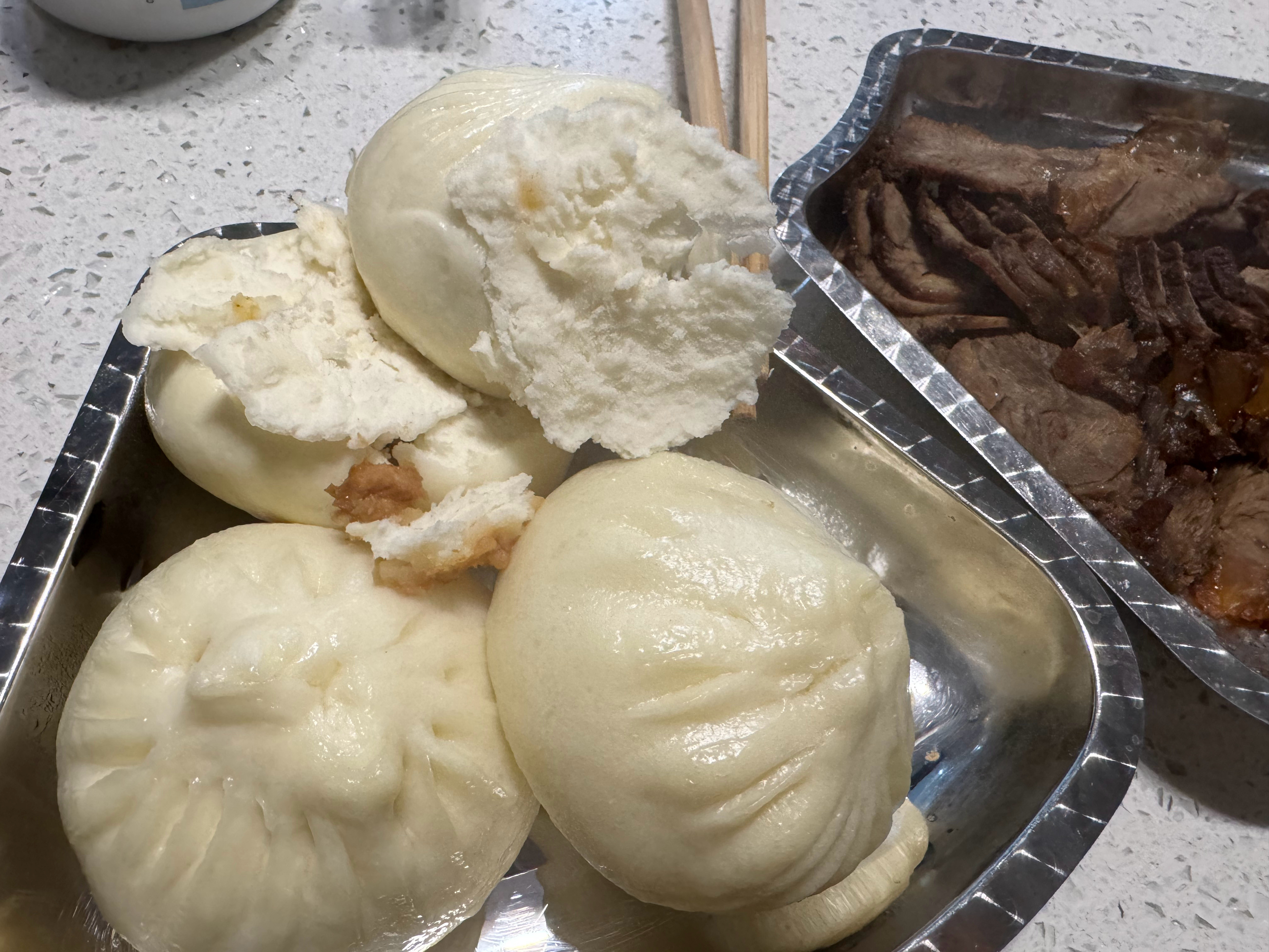 我体质就这样前两天莫名其妙感冒去医院说我过敏咳嗽吃了一天药给我睡的昏天黑地，不敢