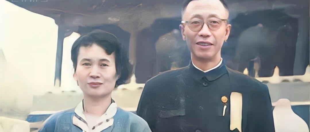 1959年12月，53岁的溥仪走出了抚顺战犯管理所的大门。没有人来接他，