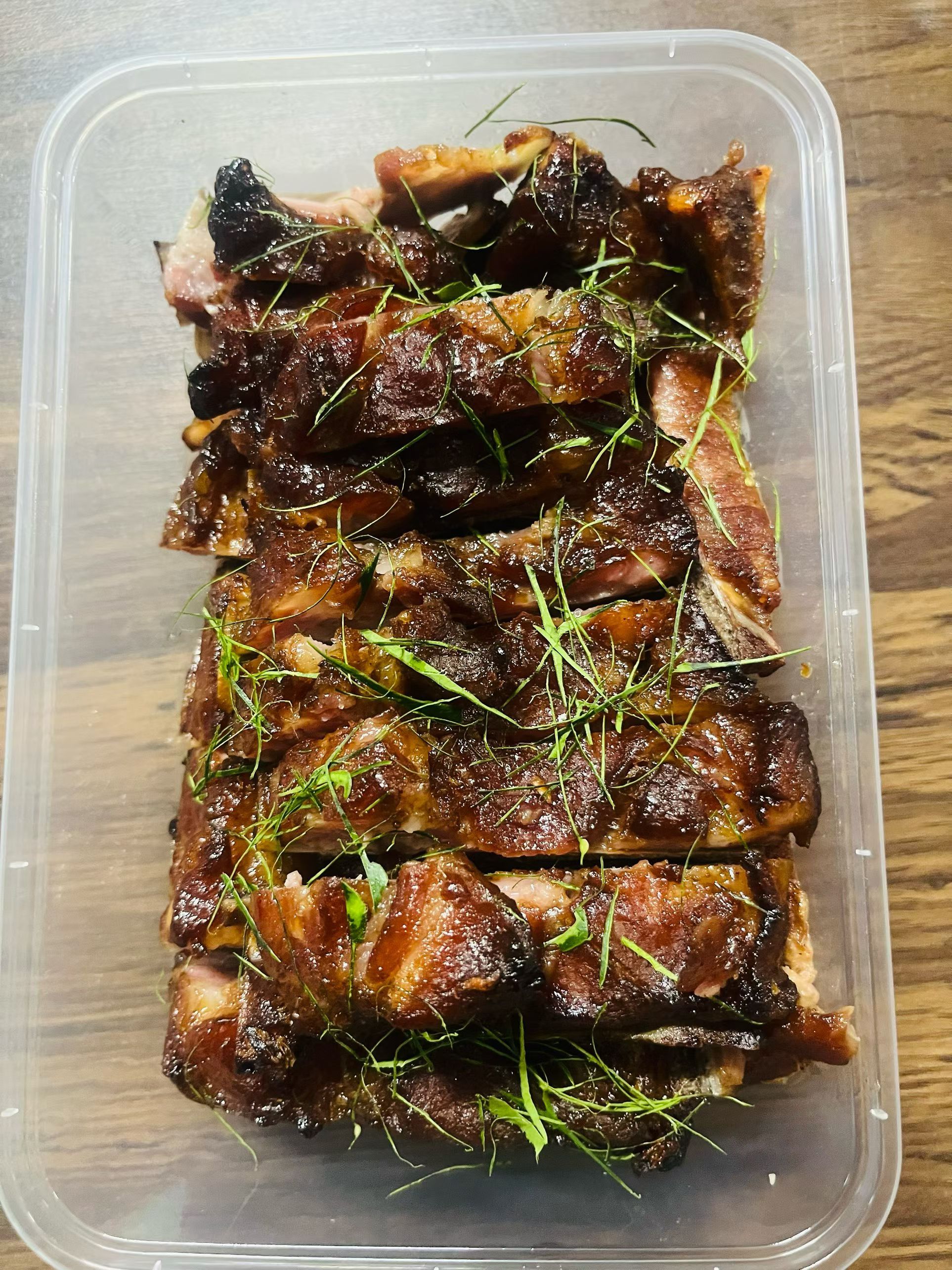 昨晚他不是问我吃不吃排骨吗，我说第二天吃，然后我这两天吃同事的腐乳和腌竹笋，我就