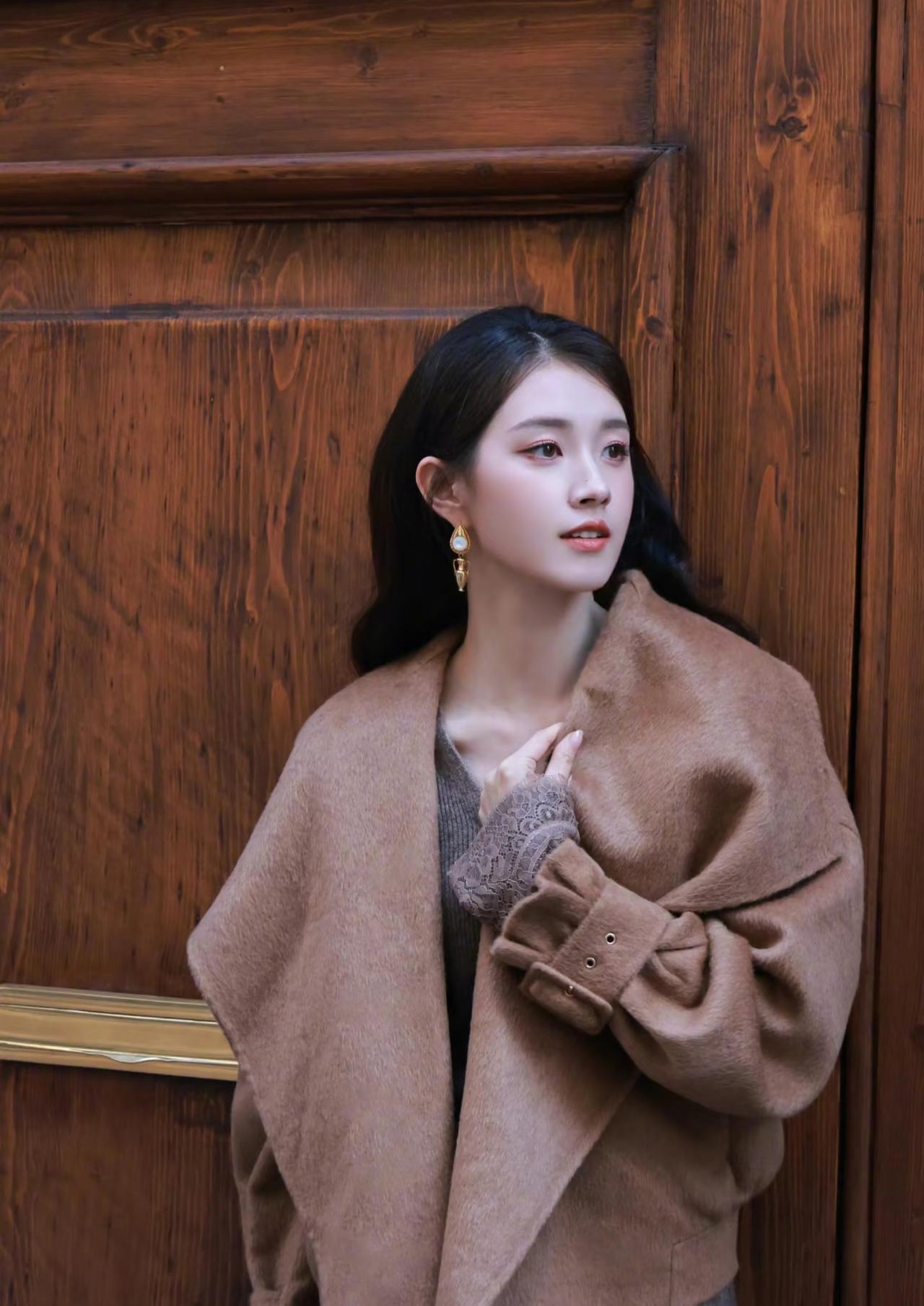 我严重怀疑，短剧女演员郭宇欣被做局了，不仅被叶非夜各种纠缠，还被工作人员爆录