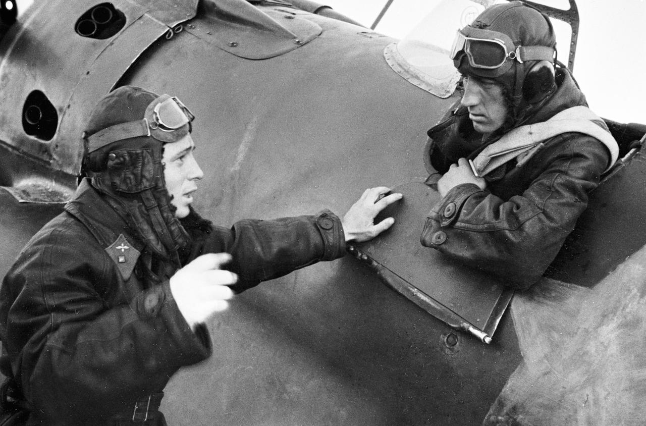 1941年，防空航空兵第6军第177歼击航空团代理团长、苏联英雄，维克托·瓦西里