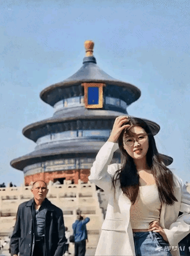 现在的AI作图技术太能以假乱真了。姑娘在网上发文，说自己好不容易去了趟北京，