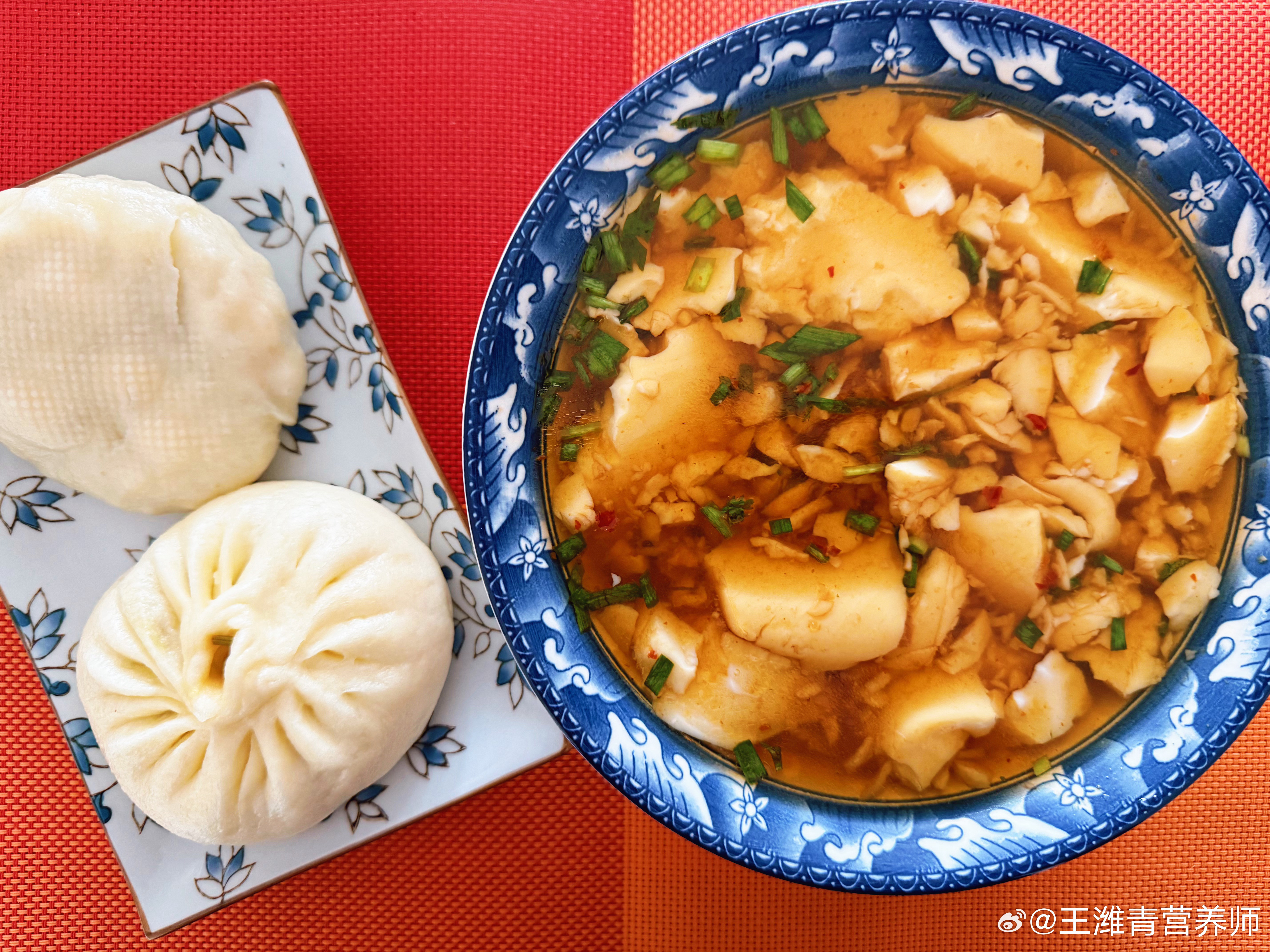早餐哥9月06日早餐包子，豆腐脑做好小事，熬过难事，静成大事。​​​