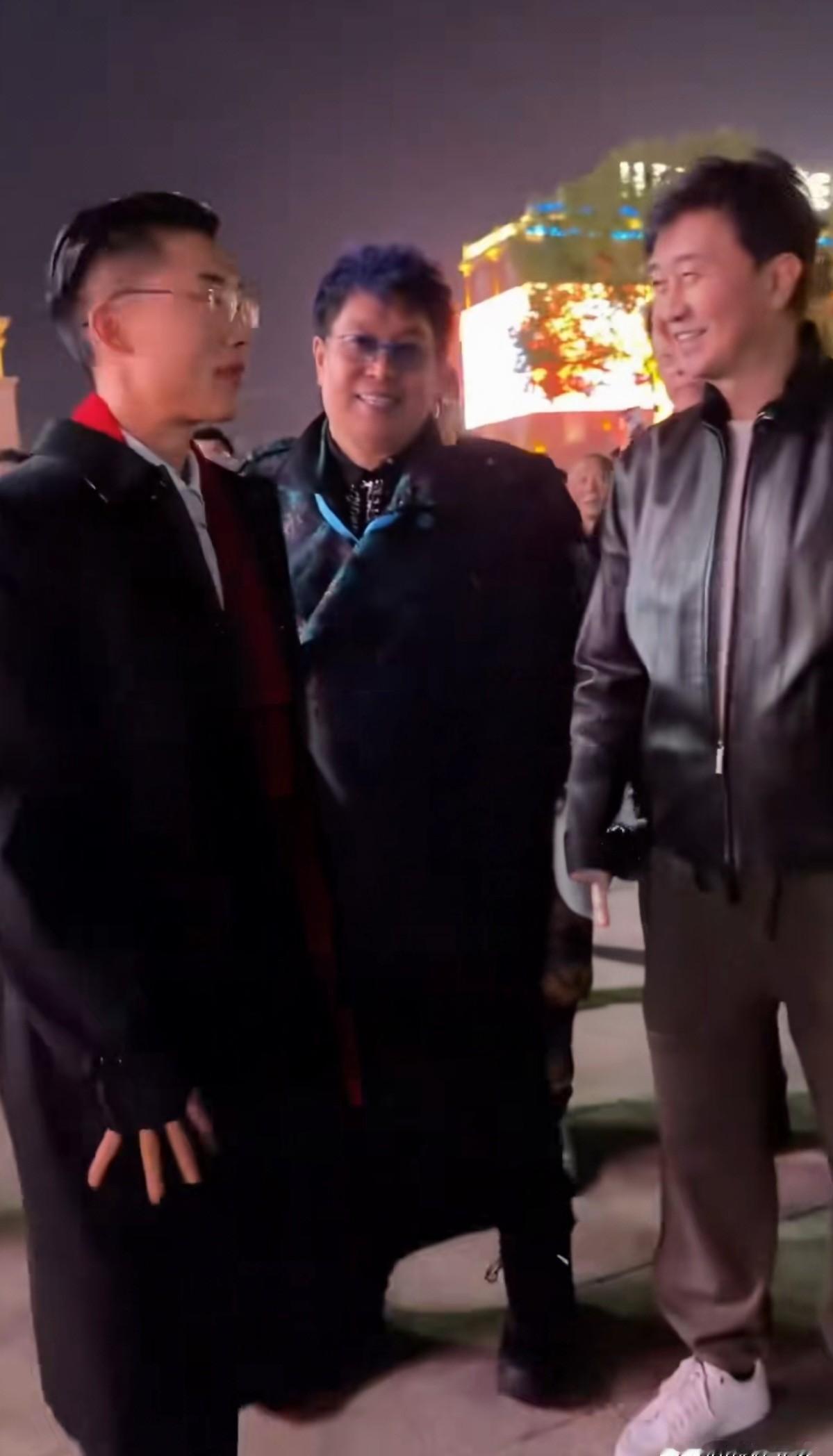 山东菏泽的郭有才，凭一首翻唱《诺言》彻底杀疯了！谁能想到，一个在废弃火车站翻唱