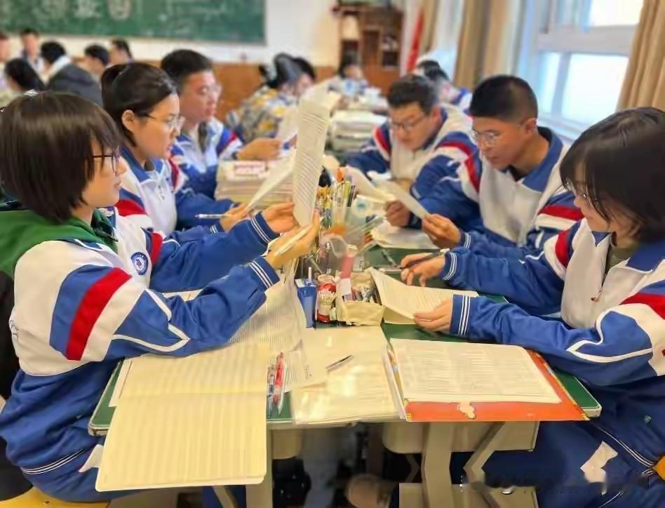 有教授曾说：砍掉英语主科？这就是照着钢琴的剧本再来一遍这事如果真成了，说白了