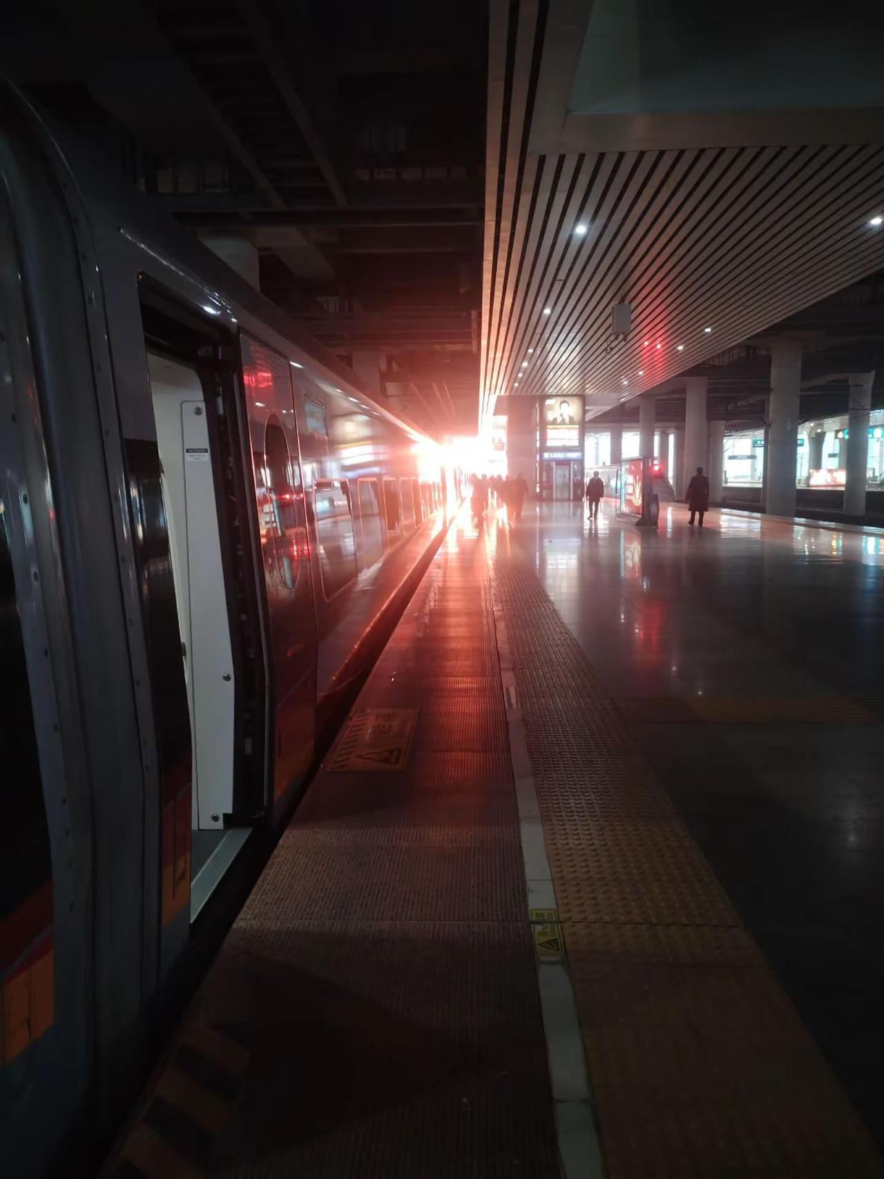 南京南京，我来了！南京南京，我来了！夫子庙，去了！秦淮河，看了！中山陵，到了！总