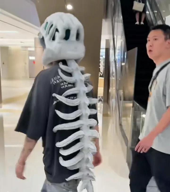 终于知道，关晓彤离开他的主要原因了。35岁的年纪，应该是结婚生子的大好年华，你