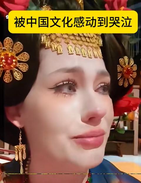 为什么很多美国人到了中国后不笑，全都表情严肃的看着中国的一切？因为这些外国人突然