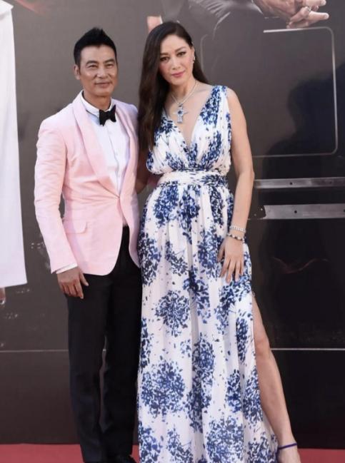 1997年，任达华与名模琦琦结婚，他对琦琦说：“婚后不生孩子、不买房、不吵架。”