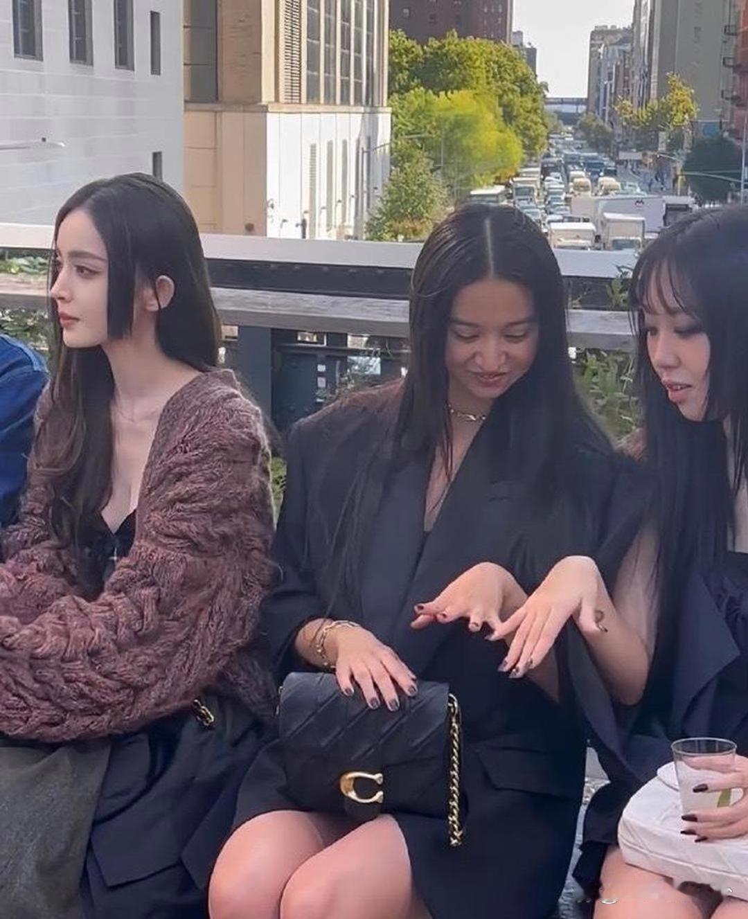 脸的大小在绝对美貌面前不值一提​​​